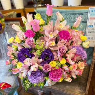 東京都大田区山王　大森の花屋　大花園（だいかえん）季節の旬な花をあなただけの贈り物に！上質でモダンな花贈りを大森スタイルでお届けします。